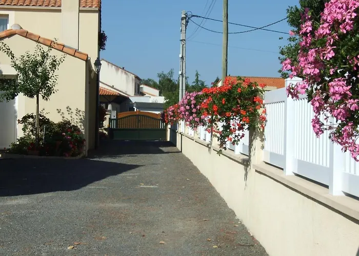 Confortable Entre Nantes Et La Avec Parking Sécurisé Et Coin Détente Privé - Fr-1-306-885 *